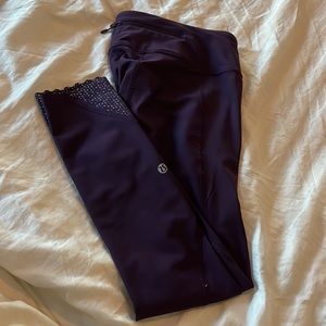 Lululemmon leggings size 2 worn only few times. Very good condition.